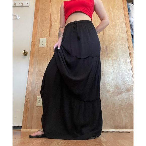 Dresses & Skirts - Elegant Black Maxi Skirt